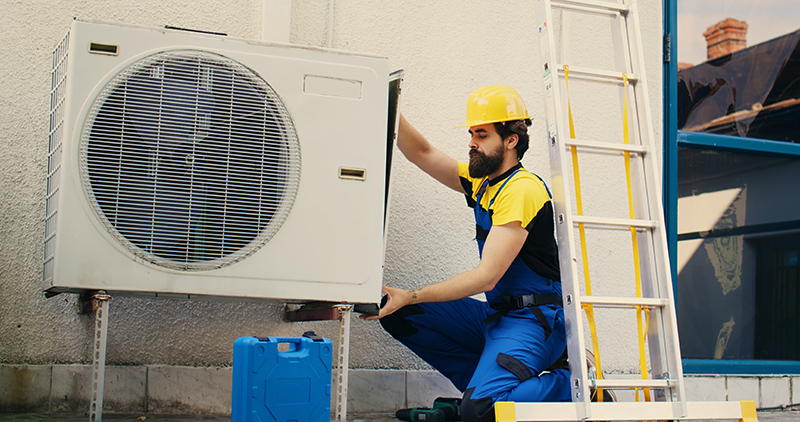 Quels outils et accessoires sont nécessaires pour installer un climatiseur domestique ?